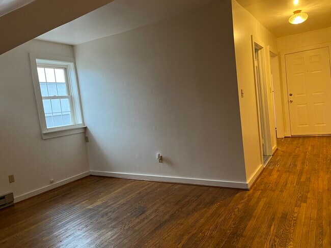 Foto del edificio - 213 E Main St