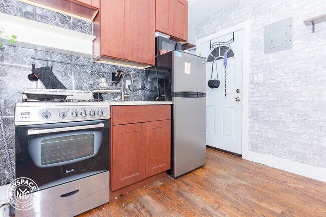 Building Photo - 1218 Bushwick Ave
