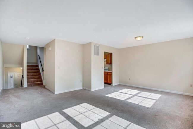 Foto del edificio - 8549 E St