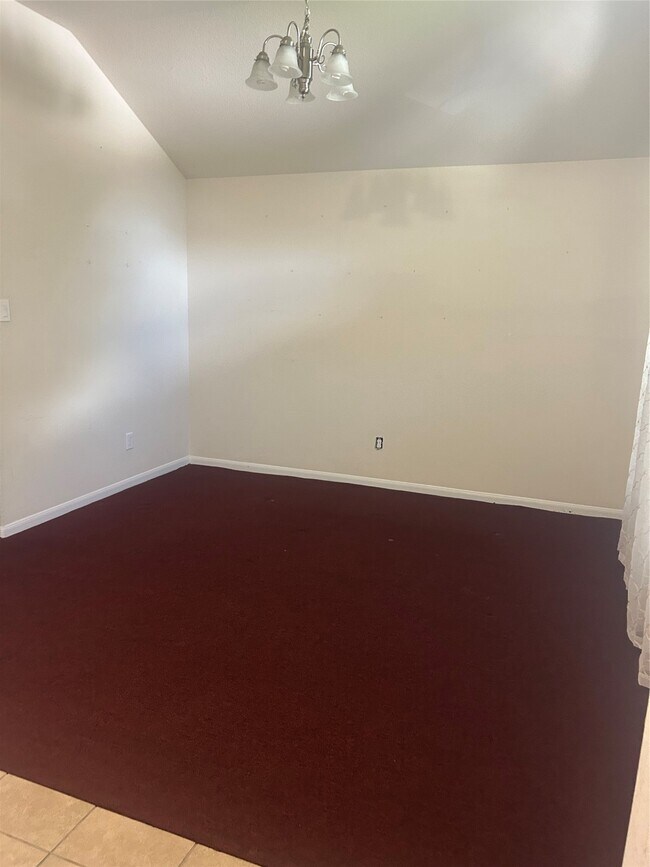 Foto del edificio - 8407 Broadleaf Ave