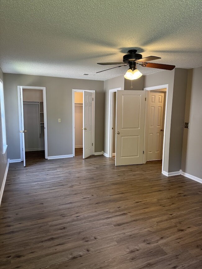 Building Photo - 4704 Sams Pl
