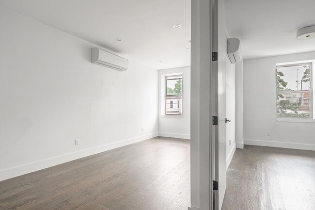 Building Photo - 62 De Sales Pl