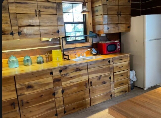 Foto del edificio - Charming 3BR House in Sandia