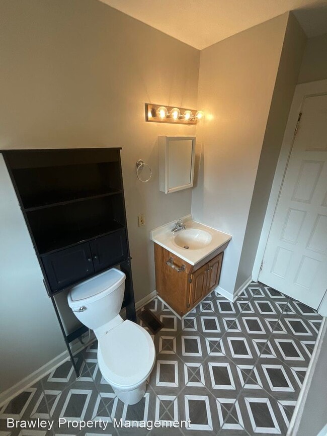 Building Photo - 3 br, 2 bath House - 1217 N. College Ave