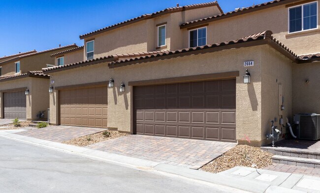 Building Photo - Brand new townhome in Inspirada
