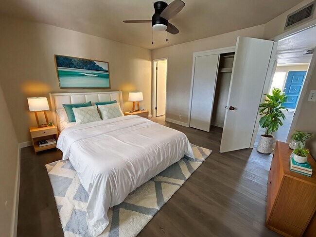 Foto del edificio - 6049 E Albany St