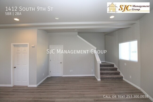 Building Photo - Five bedroom home for rent in Tacoma