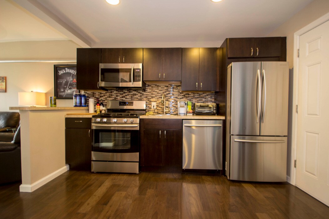 Full Kitchen - 27 66th St