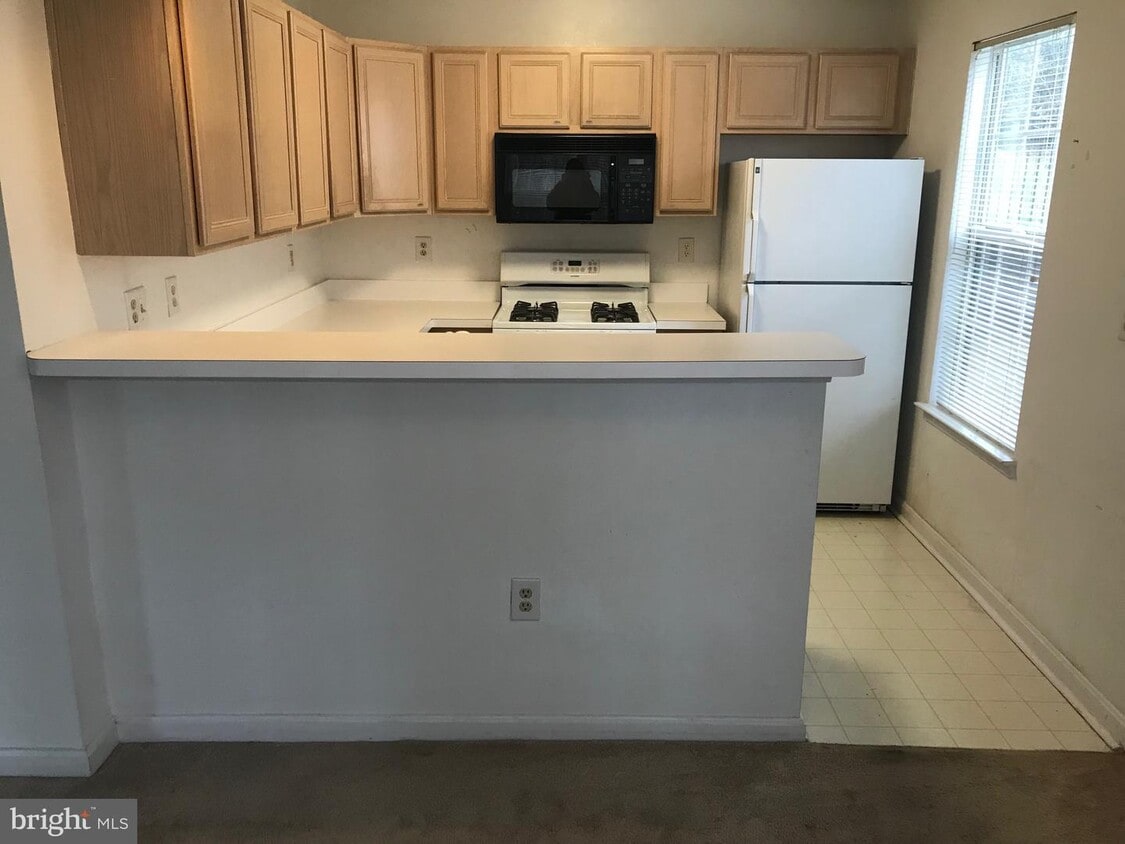 131 Timberbrook Ln Unit T2, Gaithersburg, MD 20878 Room for Rent in