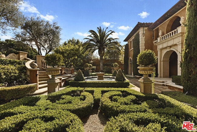 Building Photo - 28 Deep Sea