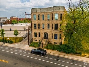 Building Photo - 317 S Homan Ave