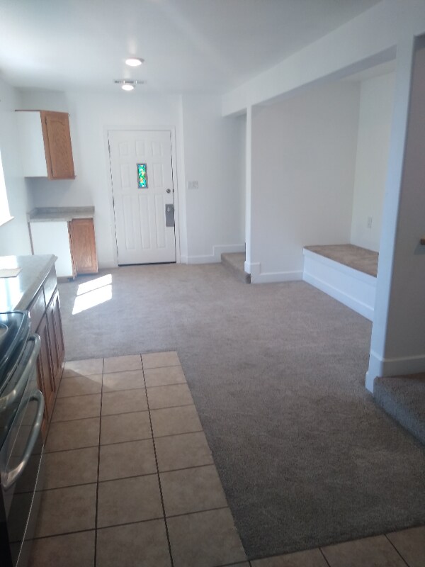 Building Photo - 3035 Edgewood Dr