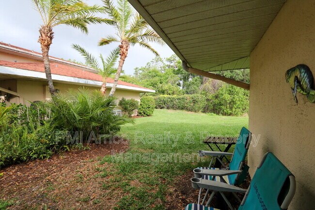 Foto del edificio - 323 Knottwood Ct