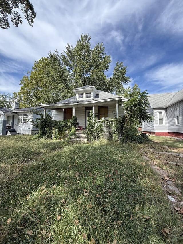 Building Photo - 1096 W Green St