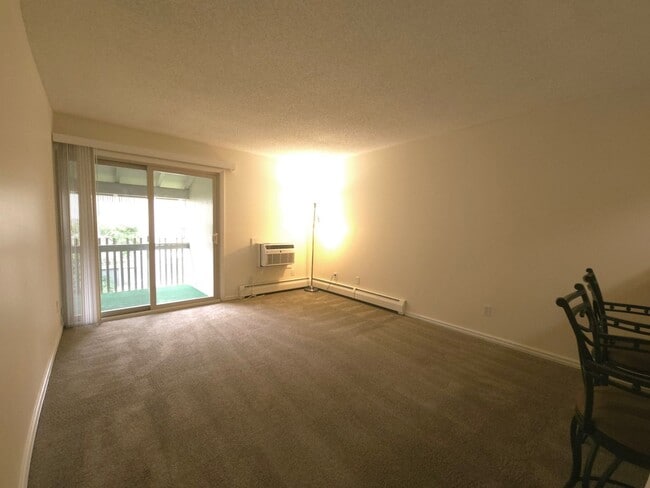 Building Photo - 2707 Valmont Rd