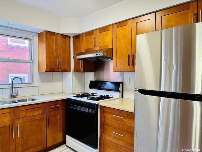 Foto del edificio - 46-31 160th St