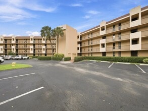 Building Photo - 6539 Coral Lake Dr