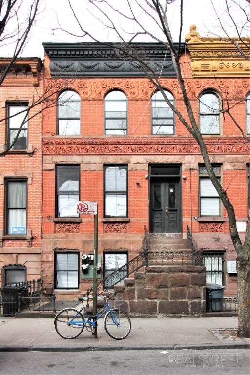 Building Photo - Stunning Modern Studio w Full Amenities