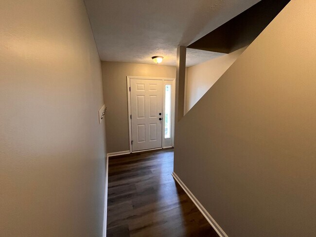 Foto del edificio - 3 Bedroom Home Available in Feb!