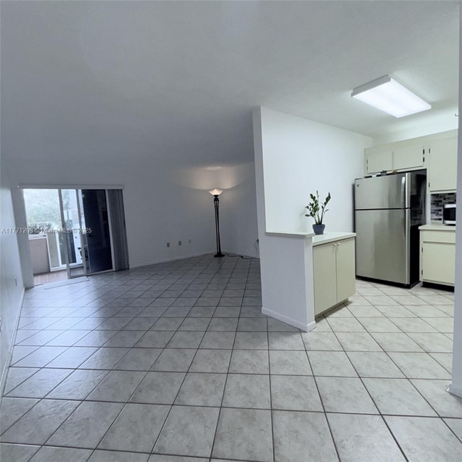 Foto del edificio - 4760 NW 102nd Ave