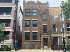 Building Photo - 852 W Diversey Pkwy