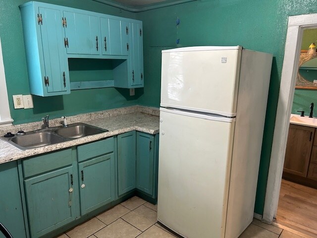 Foto del edificio - 426 N Warman Ave