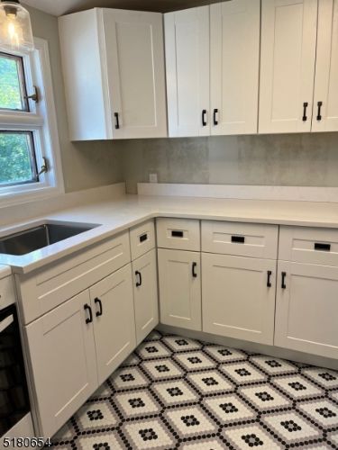 Building Photo - 264 Morris Ave