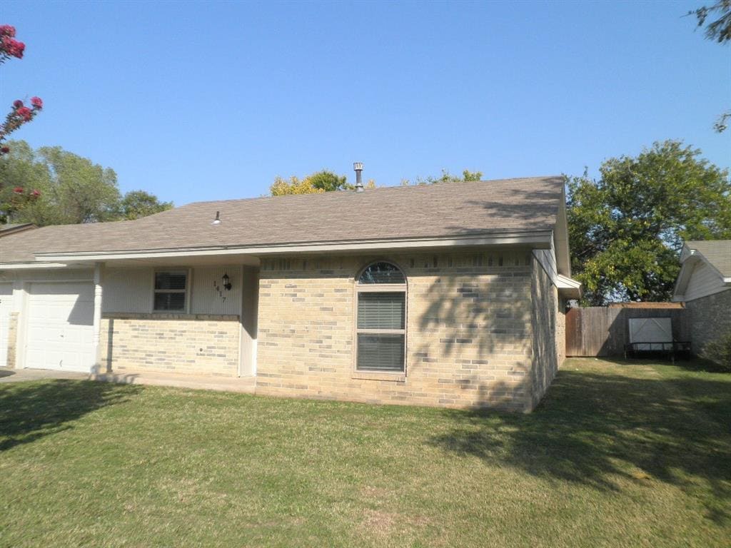 Primary Photo - 1417 Oakcrest Ave