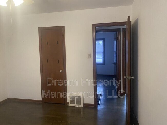Building Photo - 3507 W 115th Pl