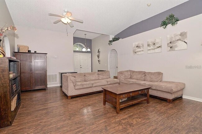 Foto del edificio - 1086 Welch Hill Cir