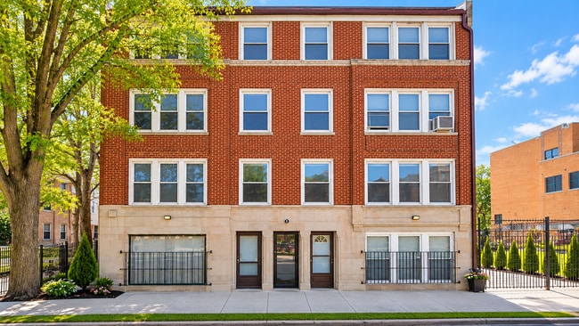 Building Photo - 1635 W Morse Ave