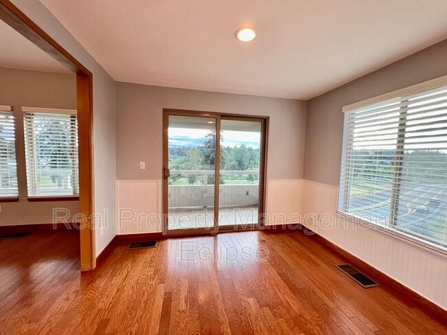 Foto del edificio - 23409 Lakeview Dr