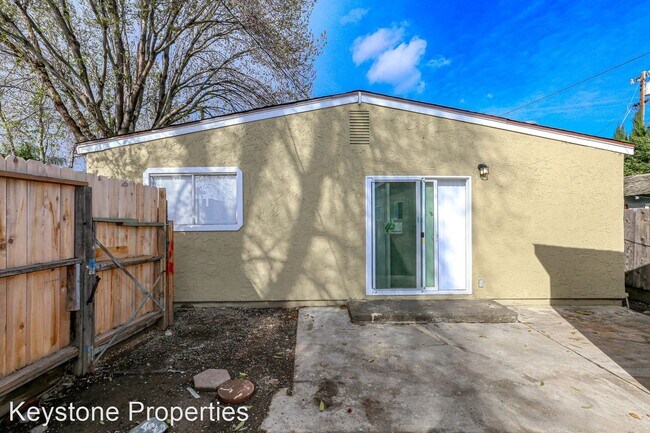Building Photo - 2 br, 1 bath House - 614 D Street