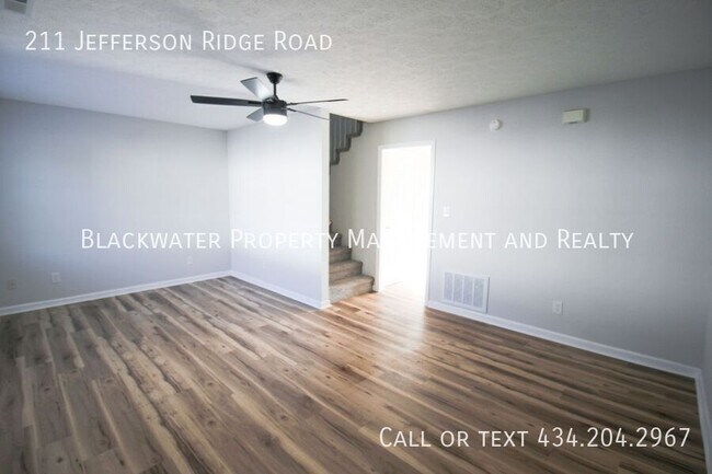 Foto del edificio - 211 Jefferson Ridge Rd