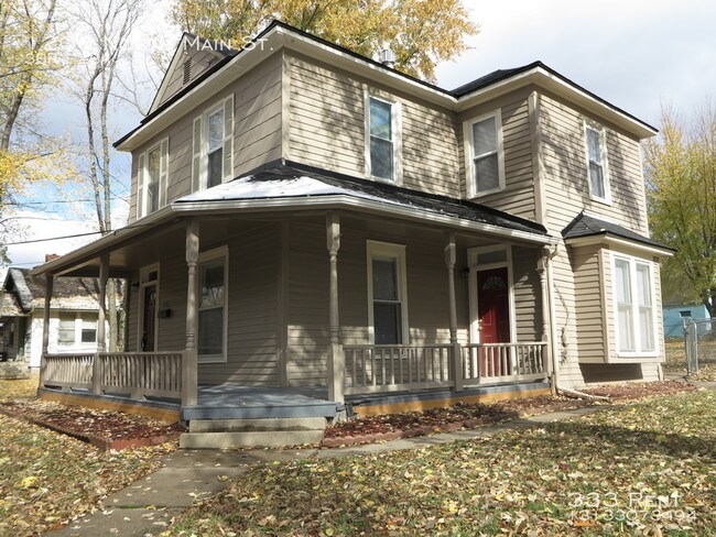 Building Photo - 1203 N Main St