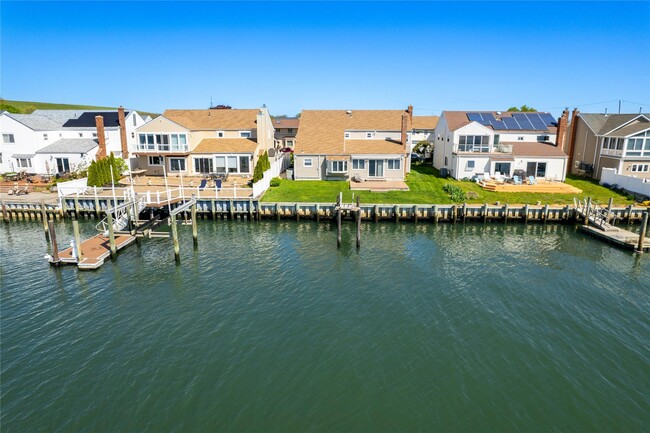 Foto del edificio - 4047 Greentree Dr