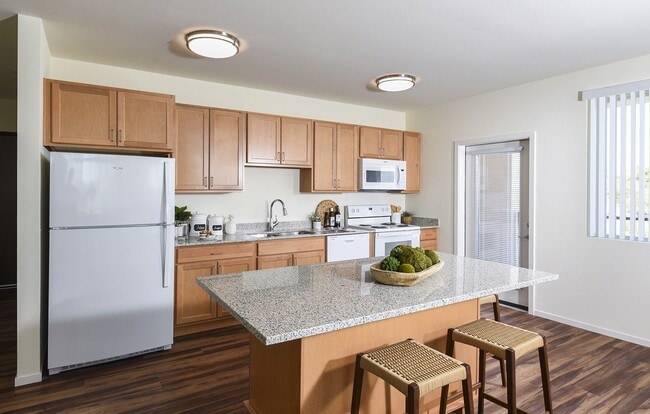 Foto del edificio - Suncrest Vista at Canyon Trails 55+ Apartments