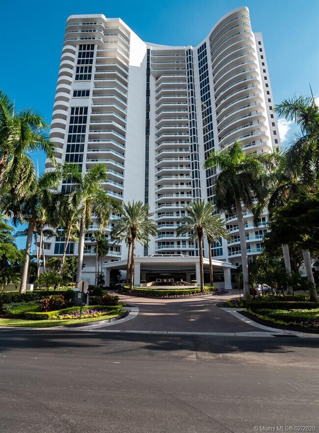 Building Photo - 21200 Point Pl