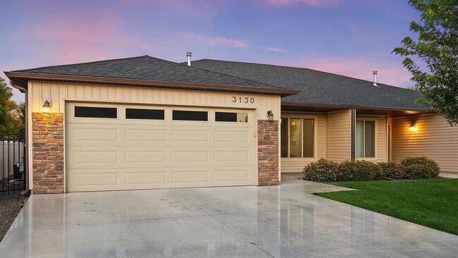 Foto del edificio - 3130 Devlin~Beautiful townhouse in the Ver...