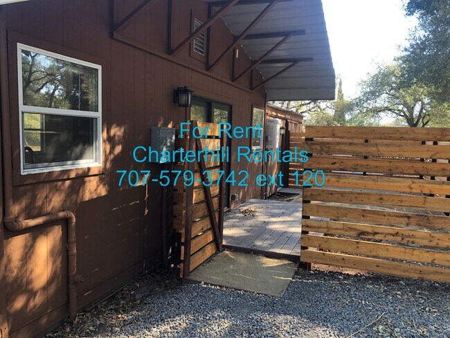 Building Photo - Beautiful, like new granny unit  -- 5 minu...