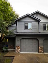 Building Photo - 3515-3517 Fisher Ct NE
