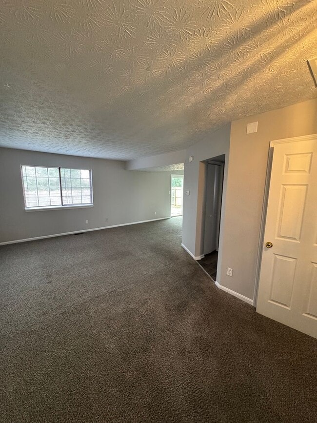 Building Photo - Lawrence Twp - 4 BR 2 story home