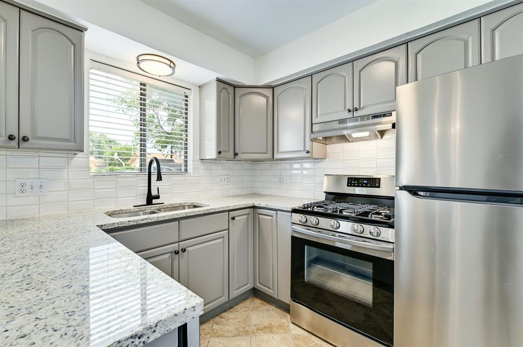 Foto principal - 204 Northwest Dr