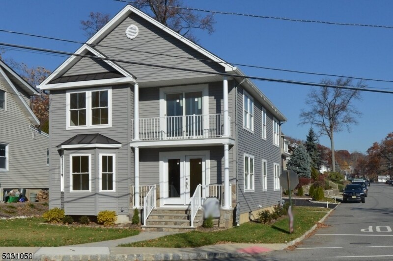 Primary Photo - 82 Pine St