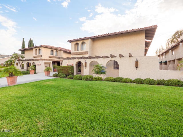 Foto principal - 502 W Huntington Dr