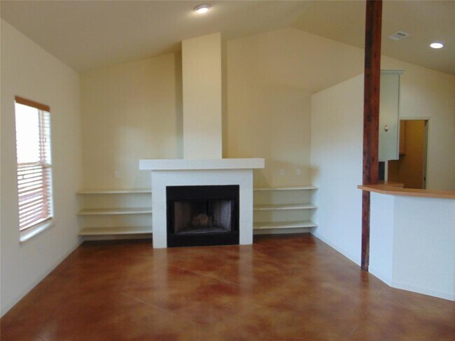 Foto del edificio - 26811 Ranch Rd 12