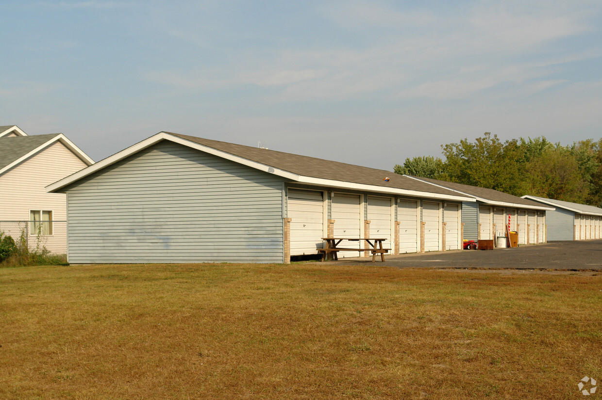 Building Photo - 22872 Poppy St