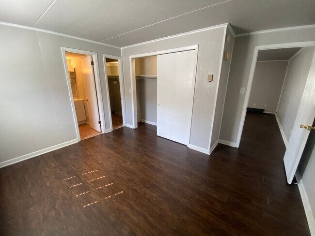 Building Photo - Maryville 37803 - 1 bedroom apartment near...