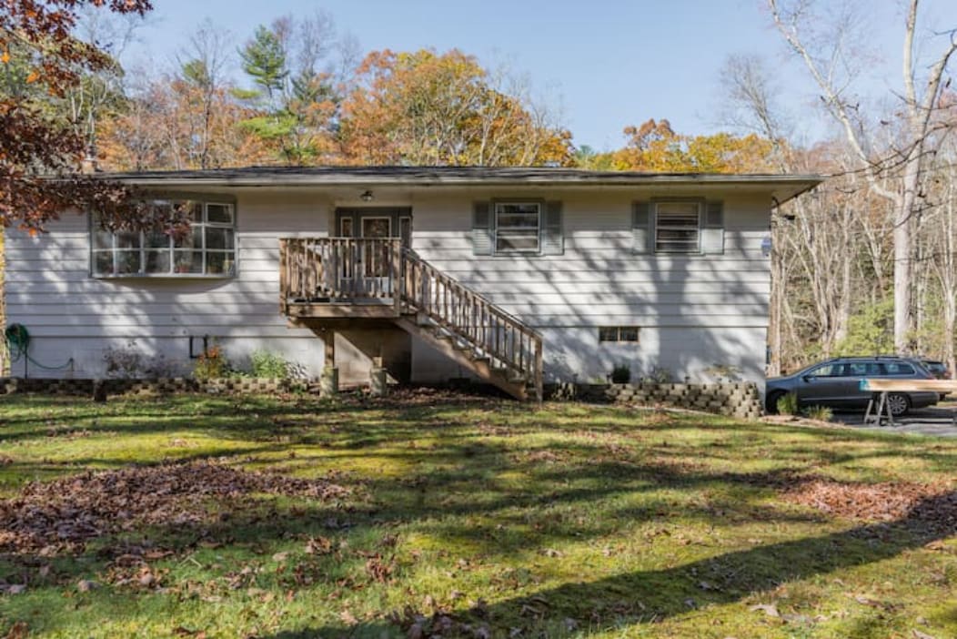 Primary Photo - 22 Whitney Dr