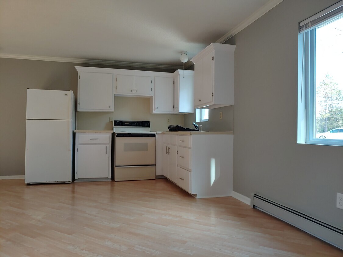 Kitchen - 898 W Olson Rd